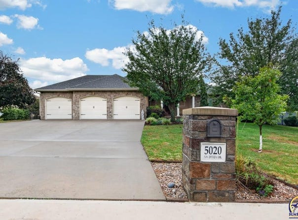 5020 NW Derby DR, Topeka, KS 66618