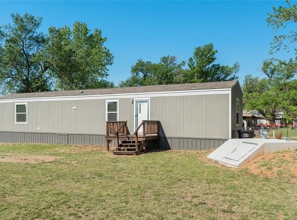 716 W 2nd Street, Watonga, OK 73772