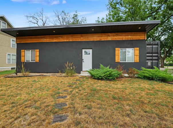 604 N Main St, Lindsborg, KS 67456