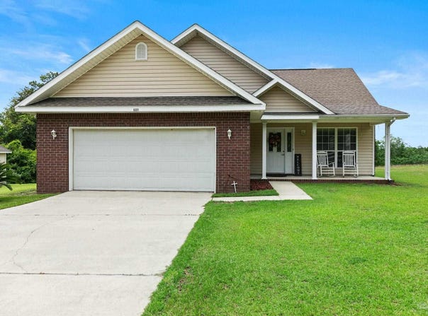 3811 N Century Blvd, Mcdavid, FL 32568
