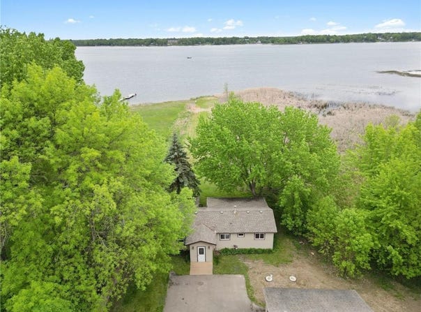 12280 Mentzer Trail, Lindstrom, MN 55045