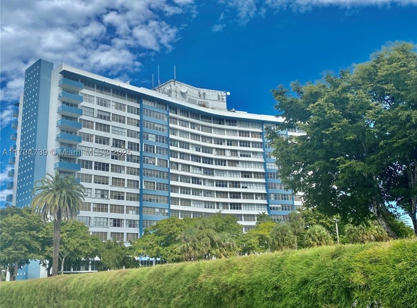 7441 Wayne Ave, Miami Beach, FL 33141