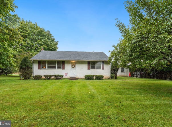 325 E MOUNT KIRK Avenue, EAGLEVILLE, PA 19403
