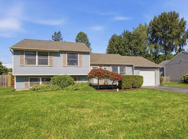 13 Inglesid Lane, Liverpool, NY 13090