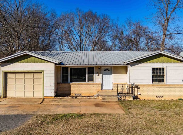 201 E Shofner St., Longview, TX 75604