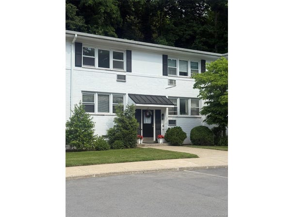 27 Avon Circle, Rye Brook, NY 10573