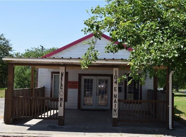 104 E Main Street, Bishop, TX 78343