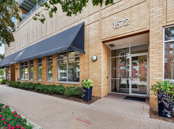 1572 Maple Avenue, Evanston, IL 60201