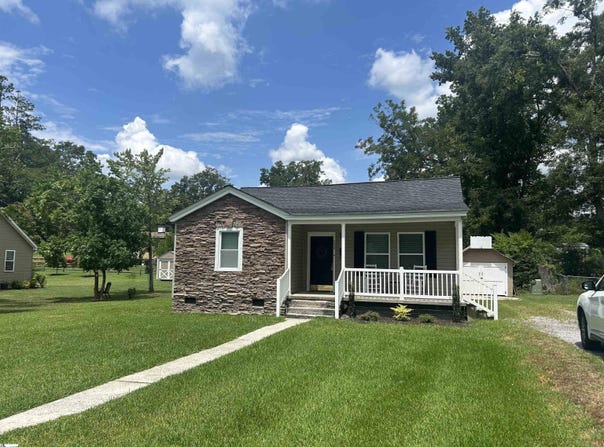 204 Elm Street, Clinton, SC 29325