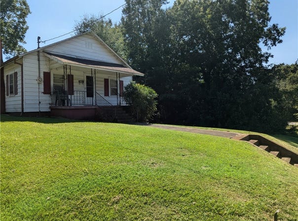 604 E South 2nd Street, Seneca, SC 29678