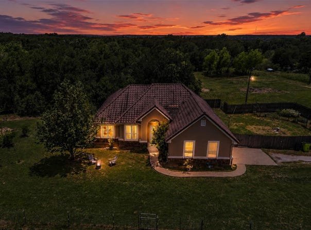 437 Balch Rd, Elgin, TX 78621