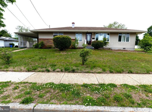 7 LANSDOWNE Road, BURLINGTON, NJ 08016