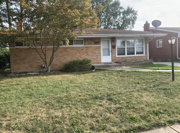 16790 Bell Avenue, Eastpointe, MI 48021