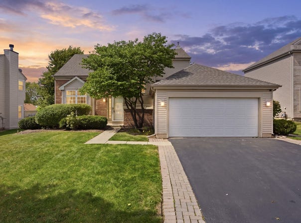 228 Norwich Drive, Bartlett, IL 60103