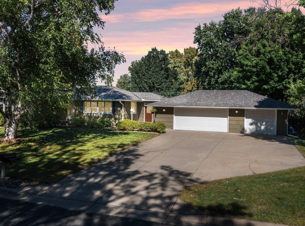2508 W 140th Street, Burnsville, MN 55337