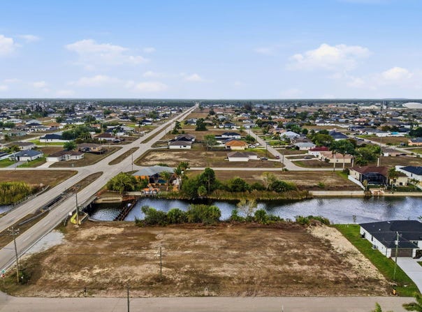 1525 NW 17th Street, Cape Coral, FL 33993