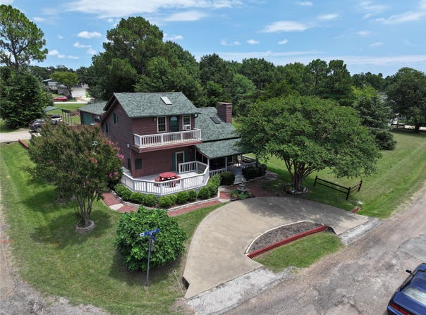 424 Lagoon Drive, Gun Barrel City, TX 75156