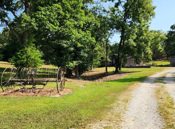 8814 County Road, Ava, MO 65608