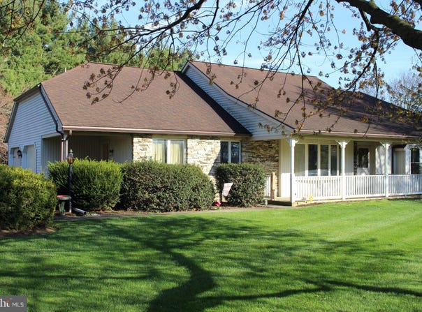 101 SHREINER Road, LEOLA, PA 17540