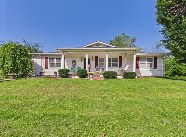 58 Blackcat Ln, Auxier, KY 41602