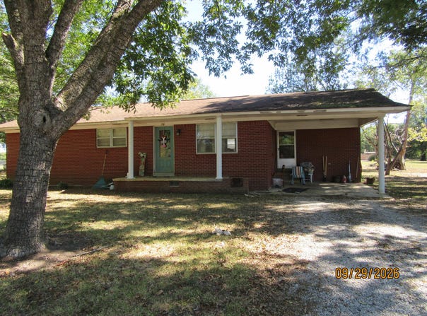 130 Oak St, Walnut, MS 38683