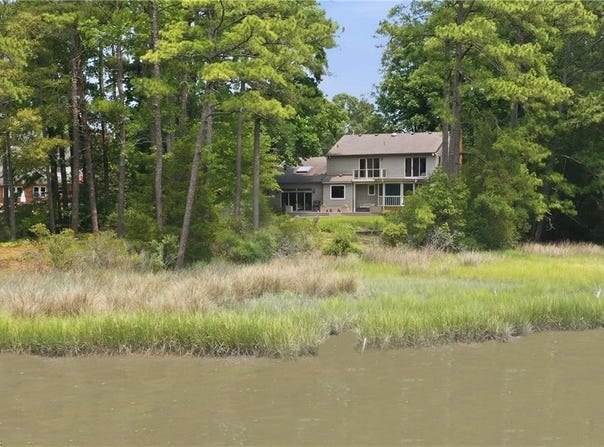 1101 N Inlynnview Road, Virginia Beach, VA 23454