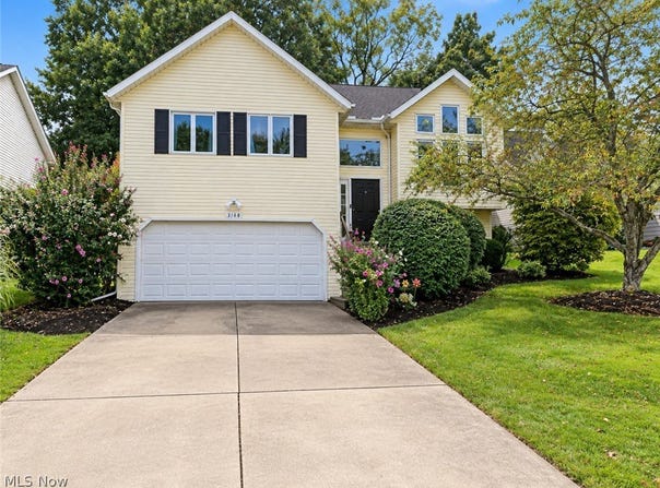 3168 Pondview Drive, Ravenna, OH 44266