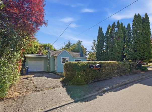 2049 CITY VIEW St, Eugene, OR 97405
