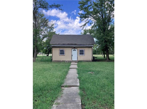 108 W Kansas Avenue, Blue Mound, KS 66010