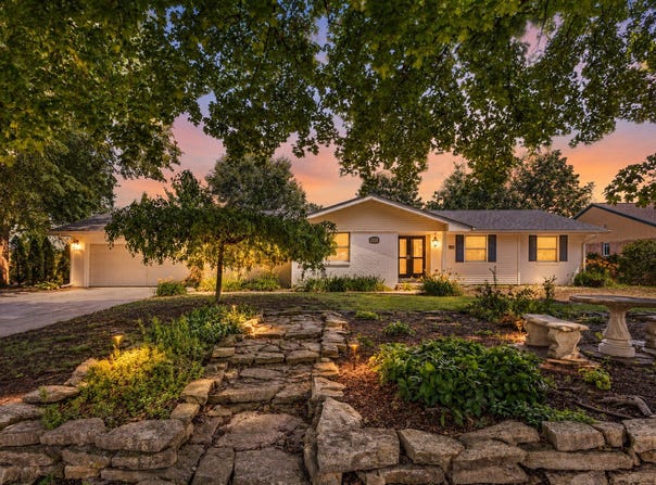 3104 Valley Brook Drive, Champaign, IL 61822