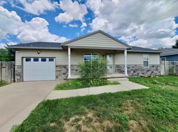 102A Henderson, Holcomb, KS 67851