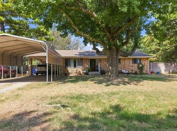 201 Smith, Colbert, OK 74733