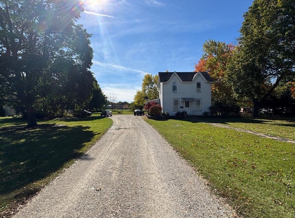 737 E Grant Highway, Marengo, IL 60152