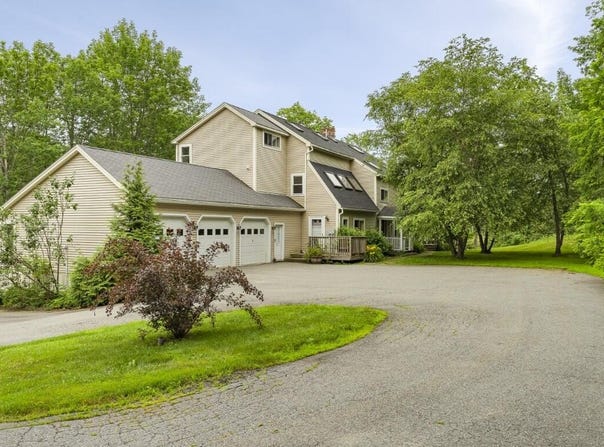 5 Hillside Place, Boothbay, ME 04537