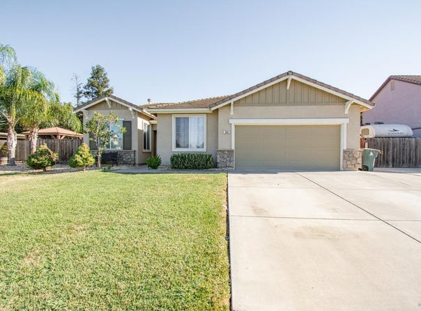 300 Rennert Way, Dixon, CA 95620