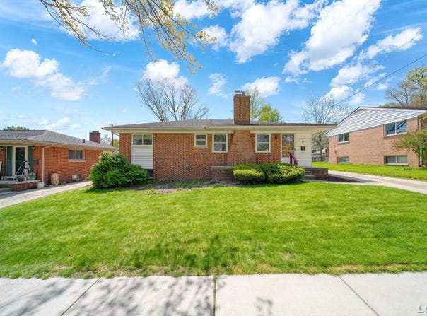 328 Hillcrest Drive, Saline, MI 48176