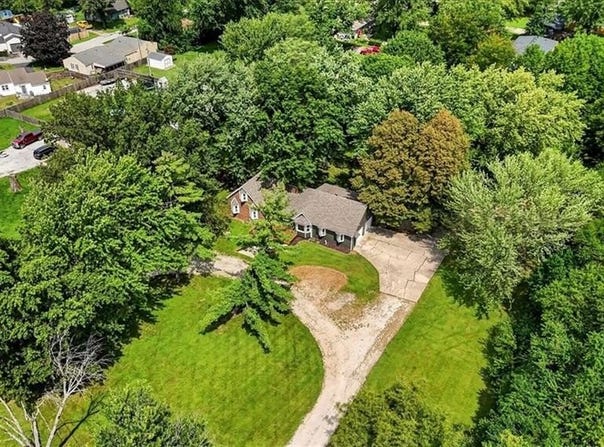 315 S Peculiar Drive, Peculiar, MO 64078