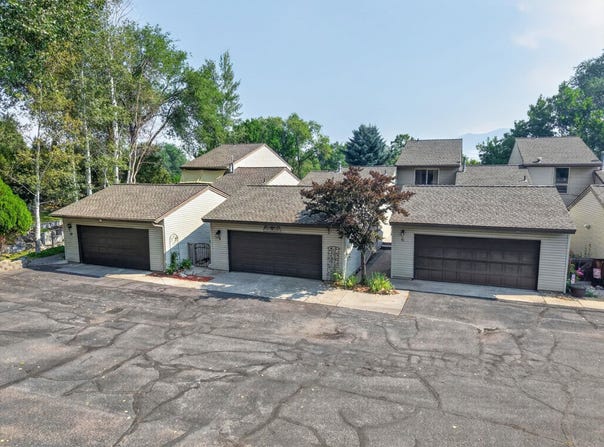 8 Cedar Hills Dr, Pocatello, ID 83204