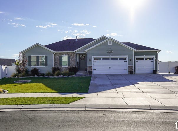 1686 E MEADOWLARK Dr, Eagle Mountain, UT 84005