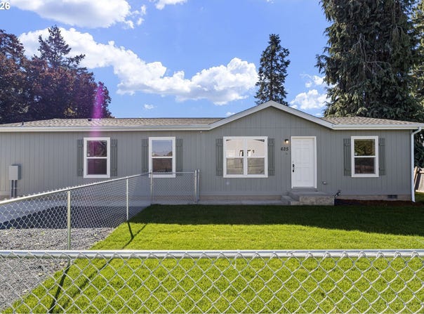 625 N 16TH St, CottageGrove, OR 97424