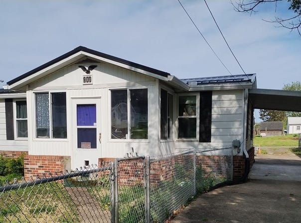 900 Broadway St, Middleport, OH 45760