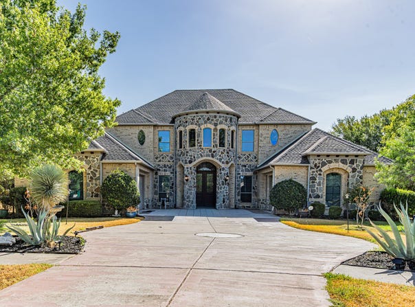 1552 Cypress Bend Drive, Cedar Hill, TX 75104