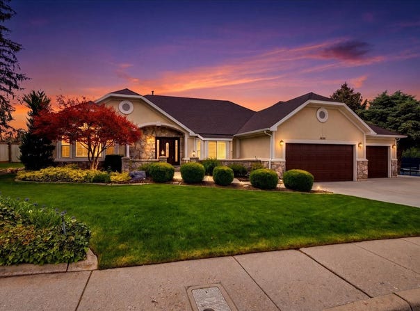 8228 S SET POINT Cir E, Sandy, UT 84093