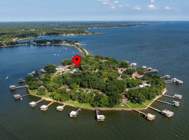 649 Enchanted Isles Drive, Mabank, TX 75156