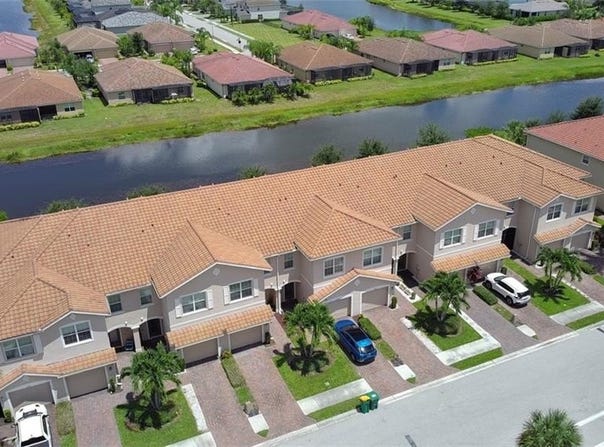 2744 Blossom Way, NAPLES, FL 34120