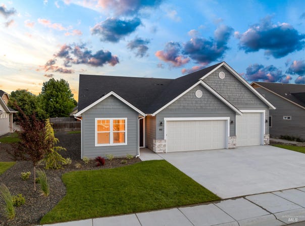461 Hidden Mill Ct, Middleton, ID 83644