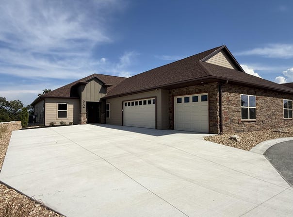92 Mountain View Court, Branson West, MO 65737