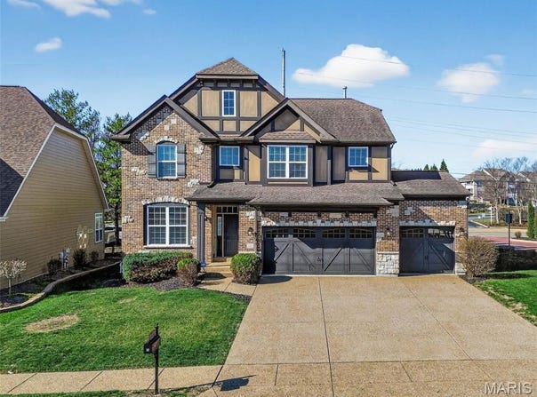 142 Tuscany Trace Drive, St Charles, MO 63303