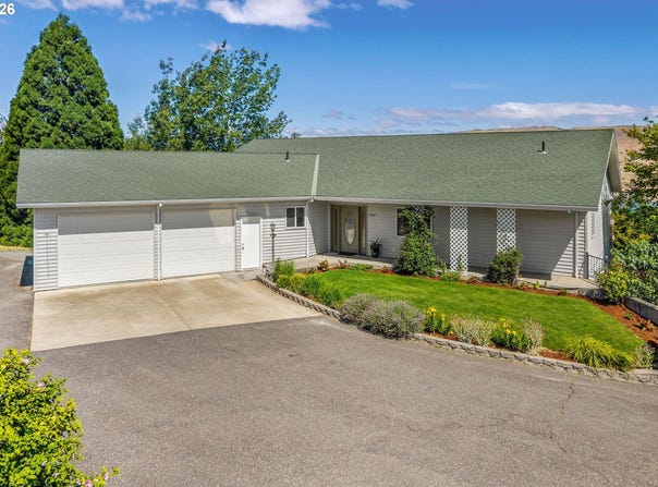 3035 E 12TH St, TheDalles, OR 97058