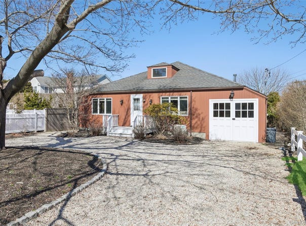 20 Mitchell Road, Westhampton Beach, NY 11978